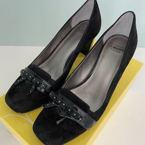 Circa Joan & David Virnica Suede Pumps Size 7 1/2M